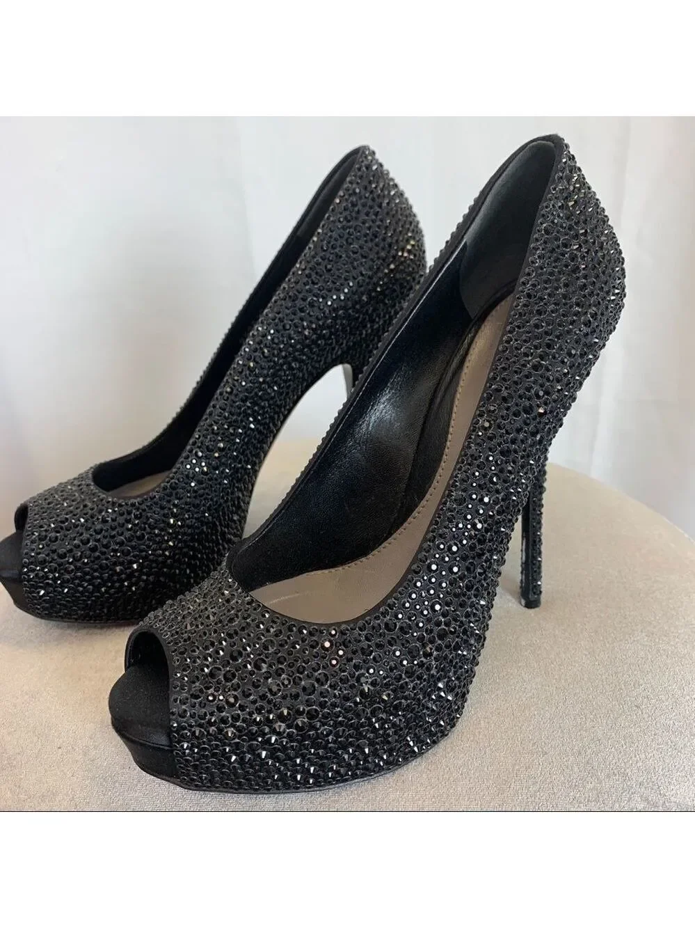 Gucci Black Satin Strass Embroidered Sofia Etoile Peep Toe Pumps Size 37.5 🔥